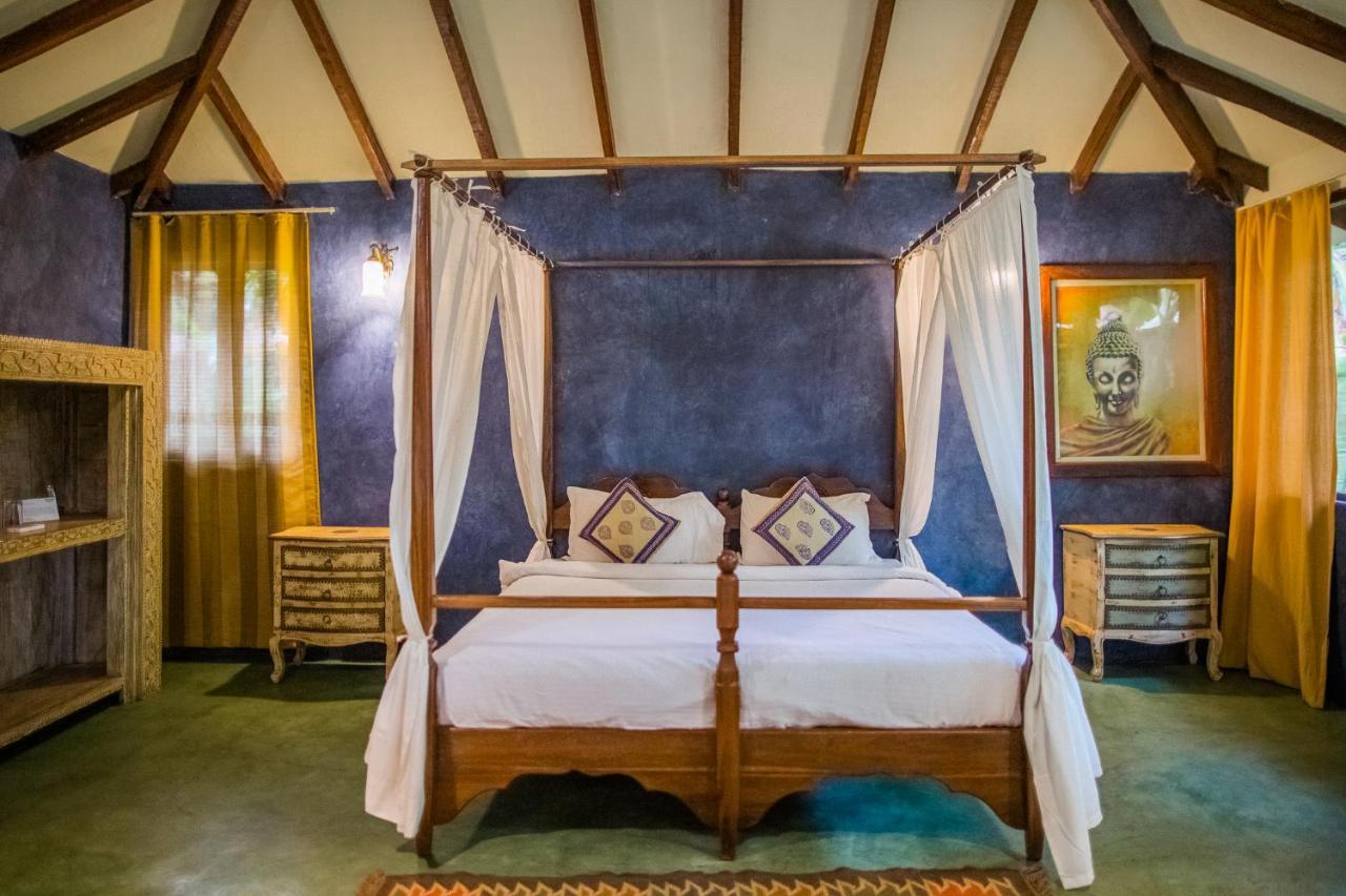 Devarya Wellness Beach Resort Morjim Esterno foto