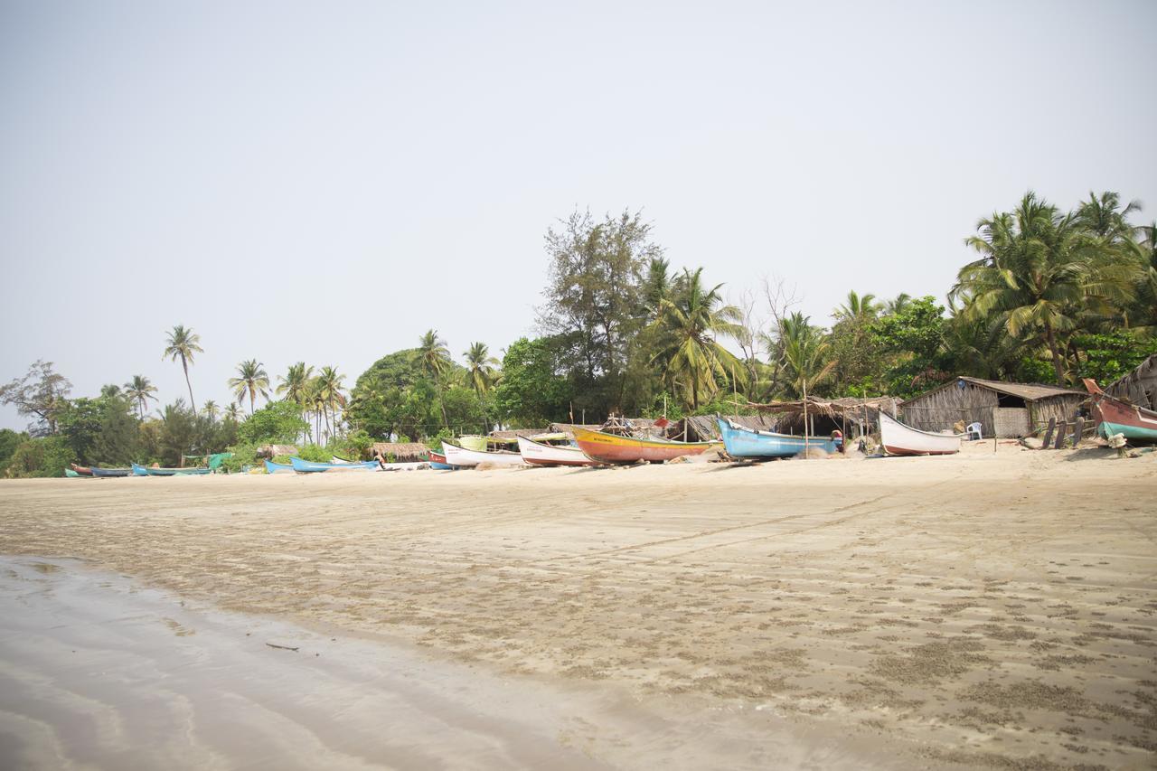Devarya Wellness Beach Resort Morjim Esterno foto