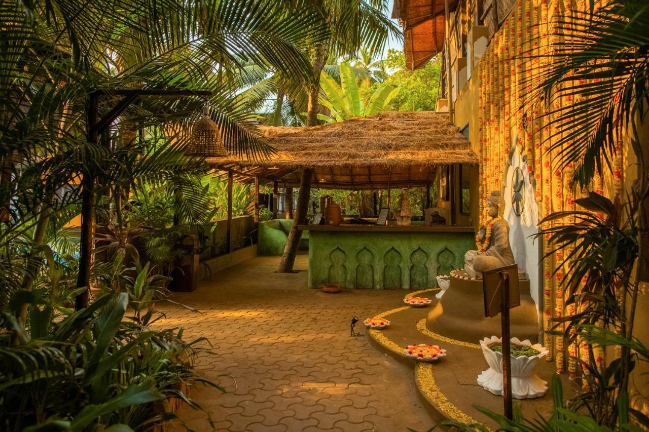 Devarya Wellness Beach Resort Morjim Esterno foto