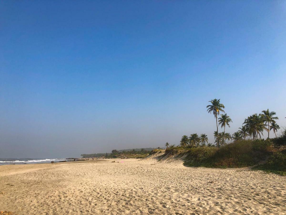 Devarya Wellness Beach Resort Morjim Esterno foto