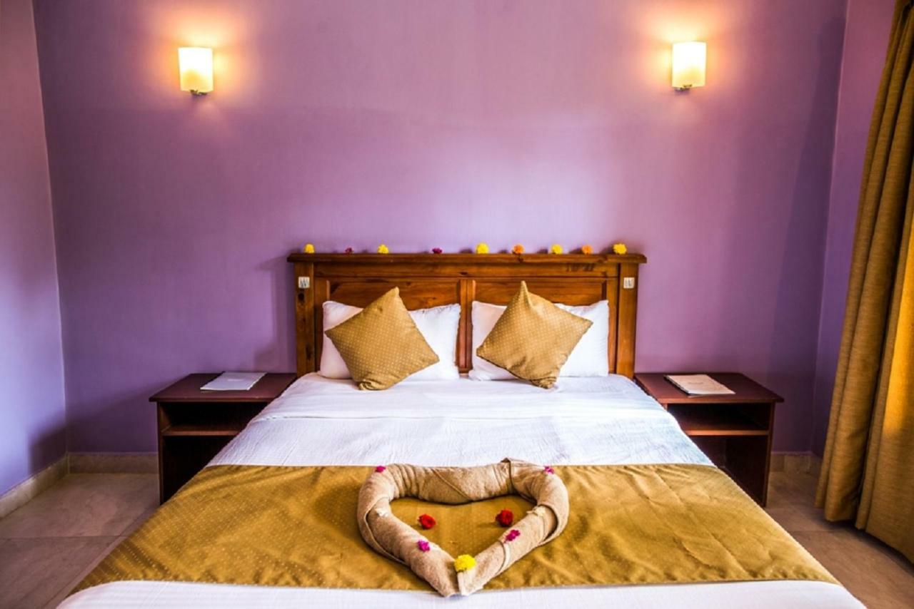 Devarya Wellness Beach Resort Morjim Esterno foto